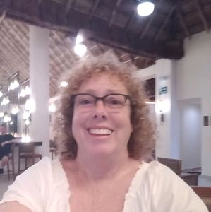 Meet your Posher, Edie